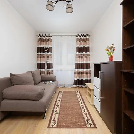 Spacious And Bright Near Metro Wilanowska By Renters 公寓