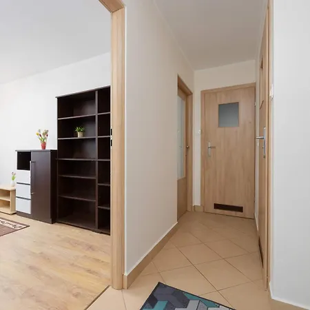 Spacious And Bright Near Metro Wilanowska By Renters *