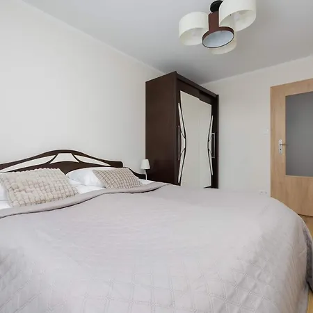 公寓 Spacious And Bright Near Metro Wilanowska By Renters