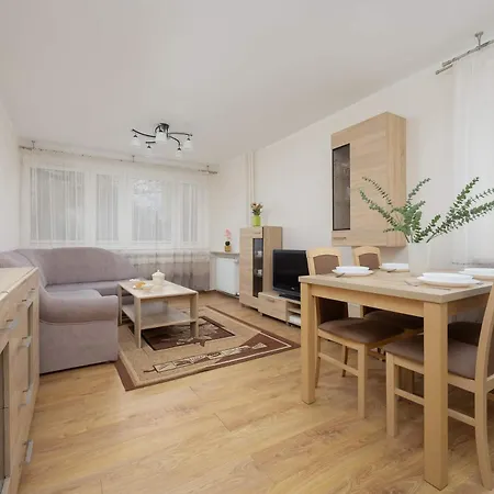 Spacious And Bright Near Metro Wilanowska By Renters