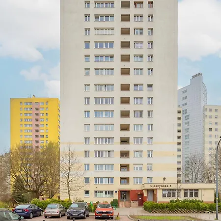 Spacious And Bright Near Metro Wilanowska By Renters